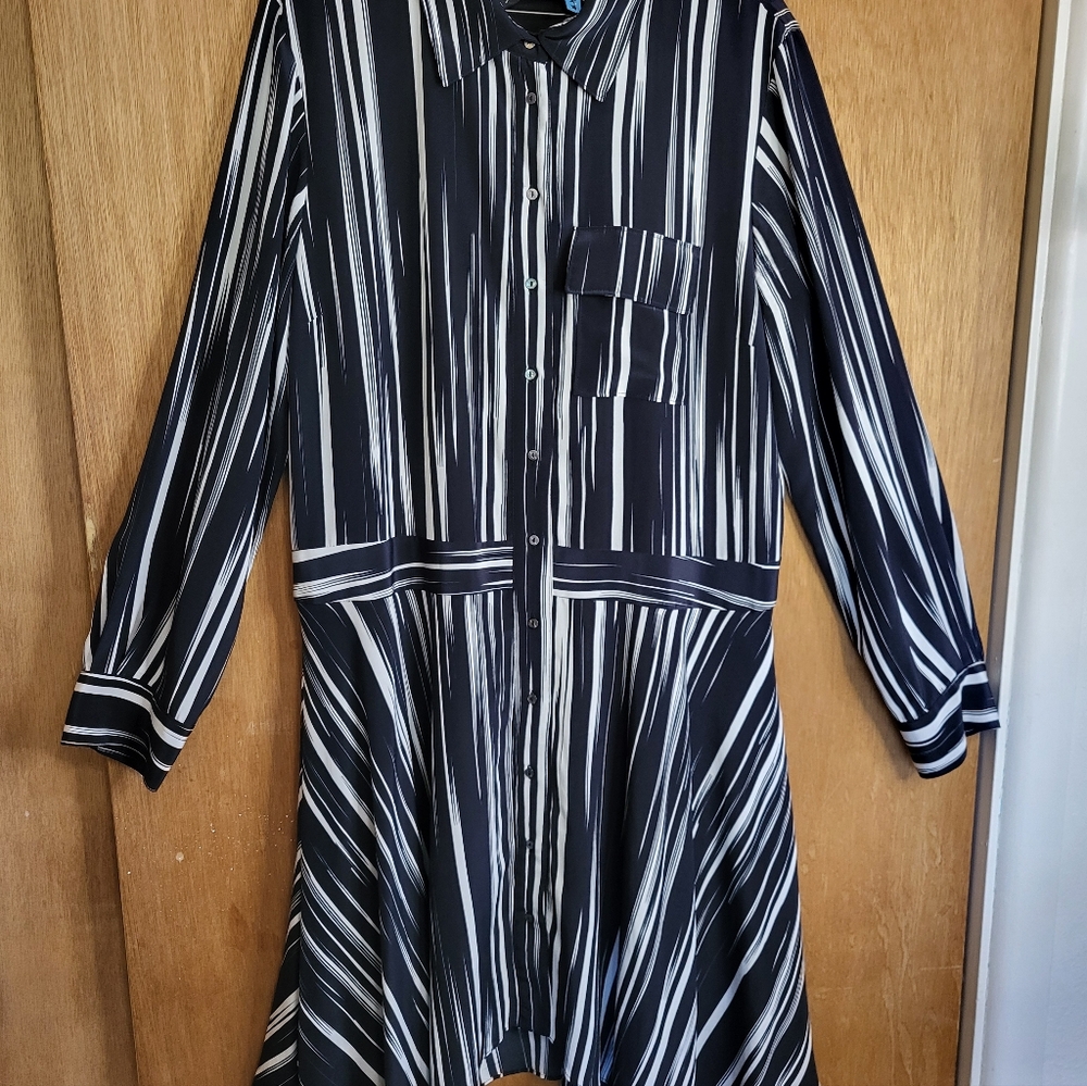 Nicole Miller Black and White Barcode Striped Shirt Dress. Size XL - Picture 6 of 16